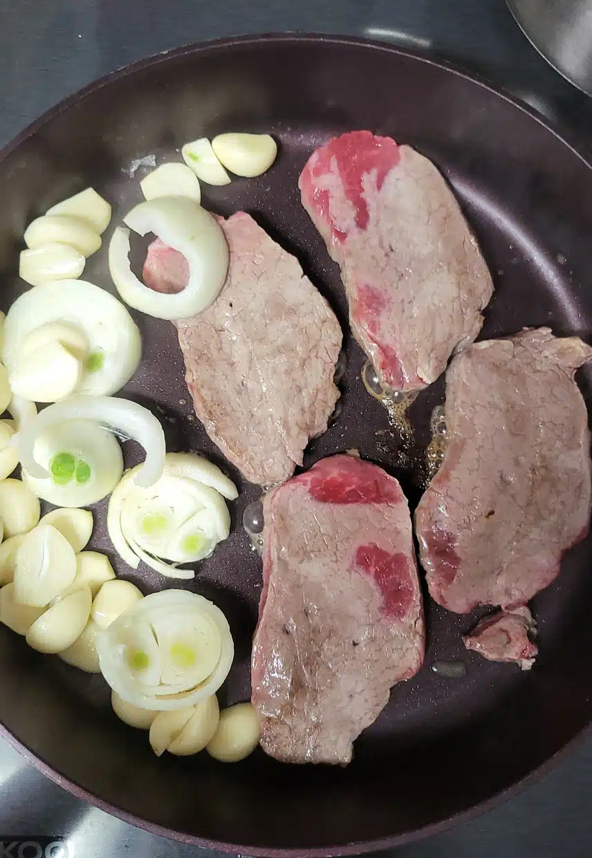 남편이 구워서 더 꼬소해요.😋😋
