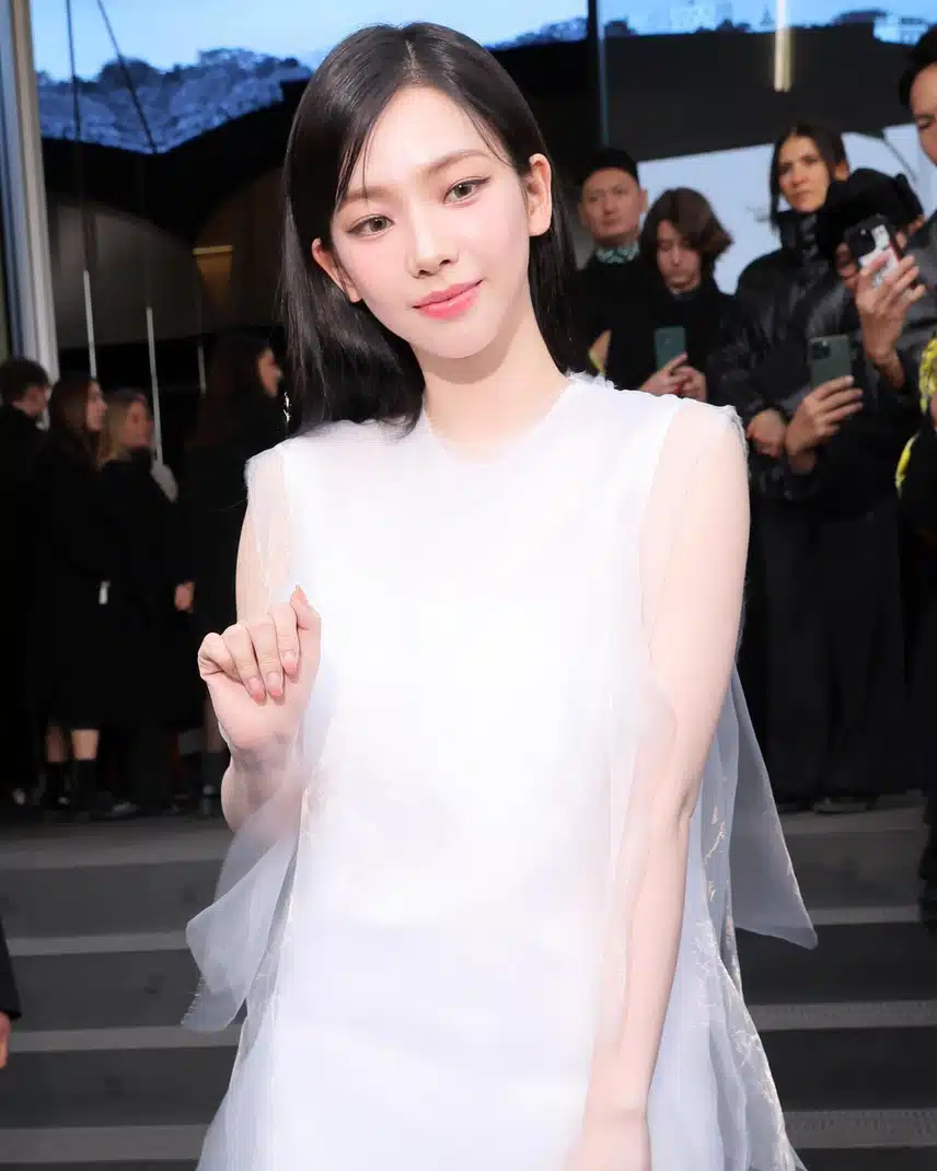 밀라노 프라다 패션위크 갈때마다 레전드찍는 카리나