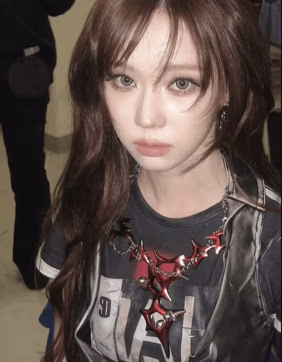 윈터, 초근접샷 피부가 말이안되네요 !ㅎㅎ