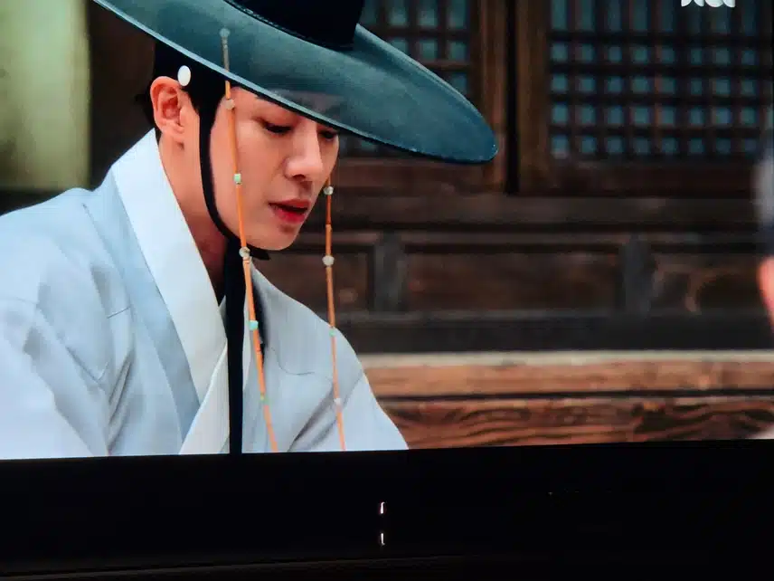 청수현이 사기극으로 인해 기근에 처하고 삶이 힘들어진다