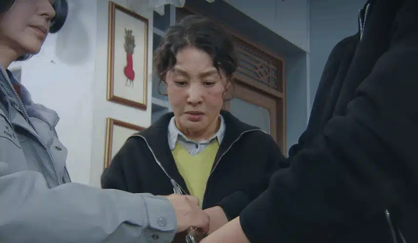다림이 엄마,할아버지,할머니,무림이 손목에 수갑 채워질때 너무 당황스러웠습니다.
