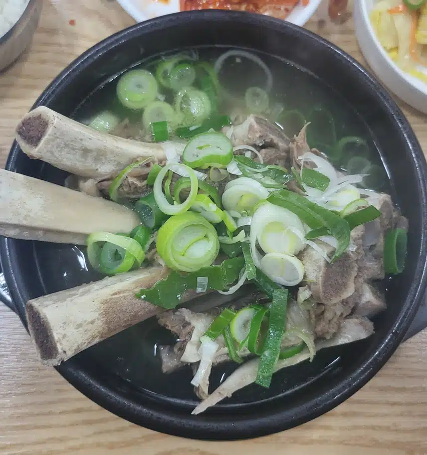 뜨끈한 갈비탕 한 그릇으로 
