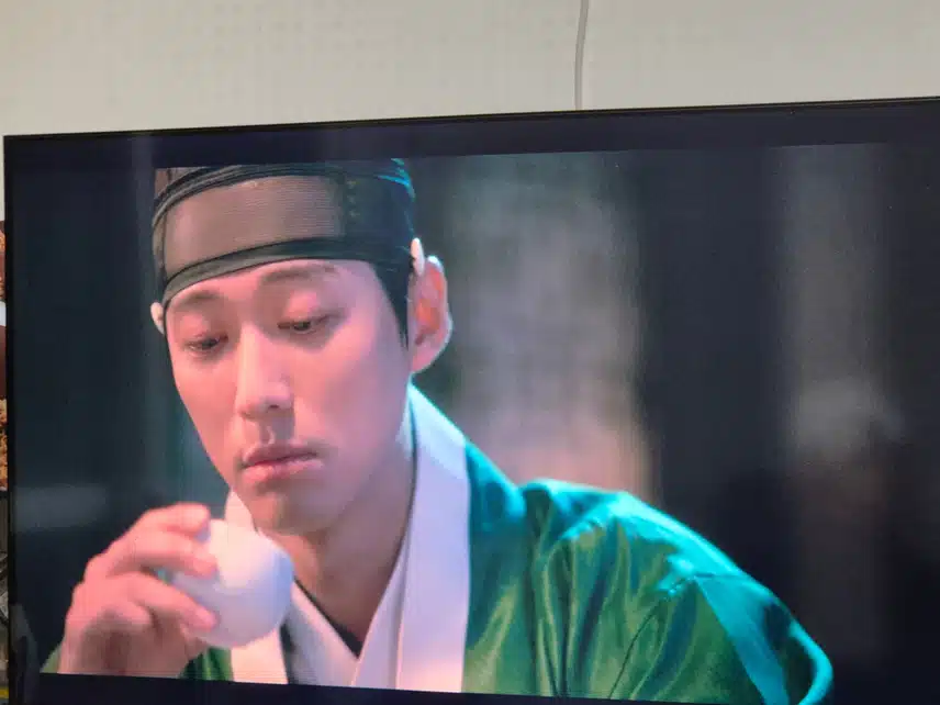 연인도 다시 재방해주네요...궁민님 정말 연기천재..