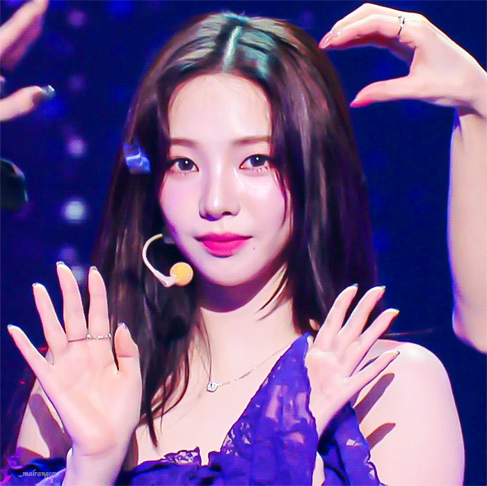 가요대제전 카리나 콜라보 무대gif