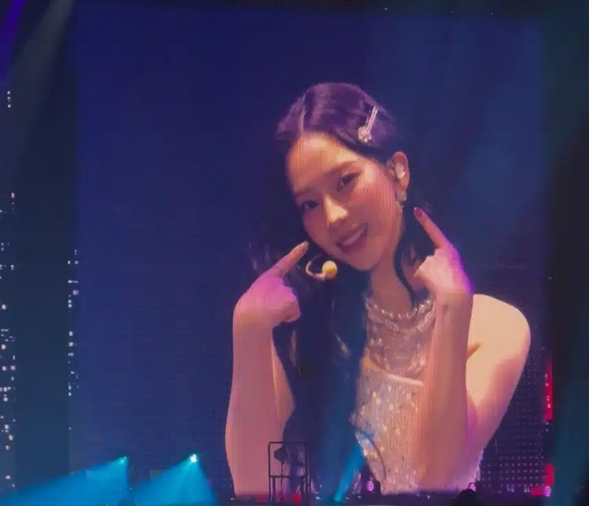 어제 에스파 시애틀로 콘서트 전광판jpg