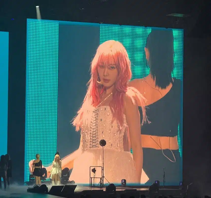 어제 에스파 시애틀로 콘서트 전광판jpg