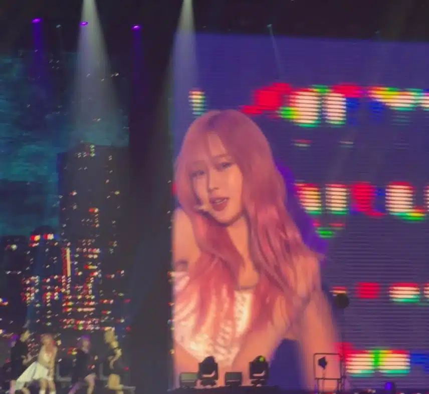 어제 에스파 시애틀로 콘서트 전광판jpg