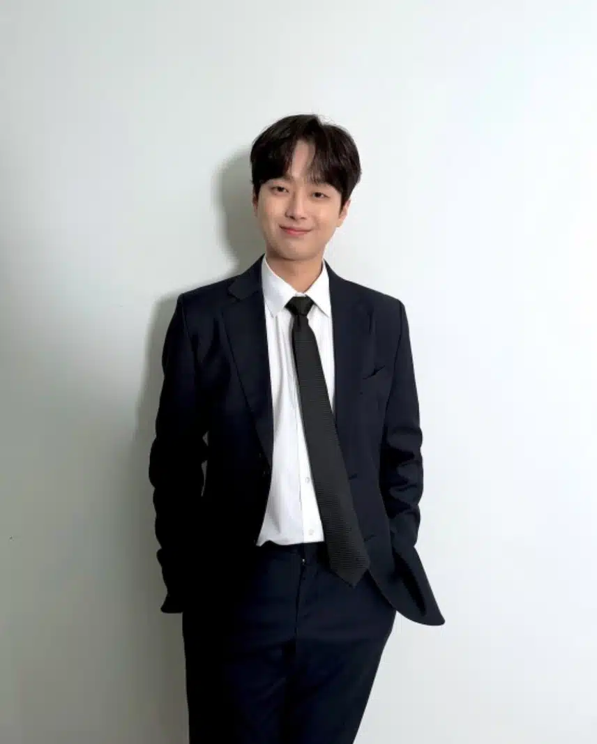 비주얼 끝판왕 이찬원 완벽한 수트로 심쿵