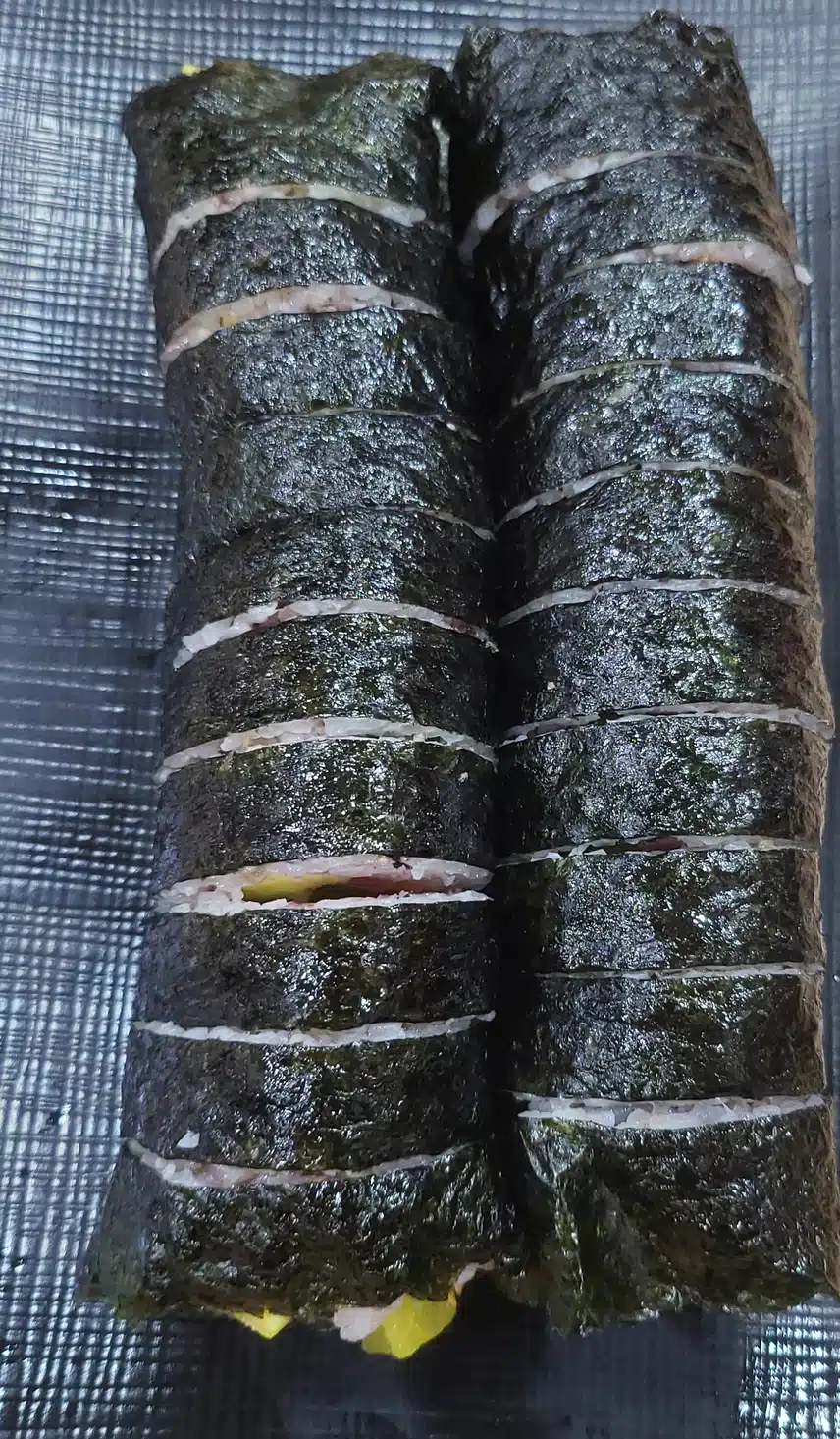 간단한 점심은 역시 김밥이요. 😋