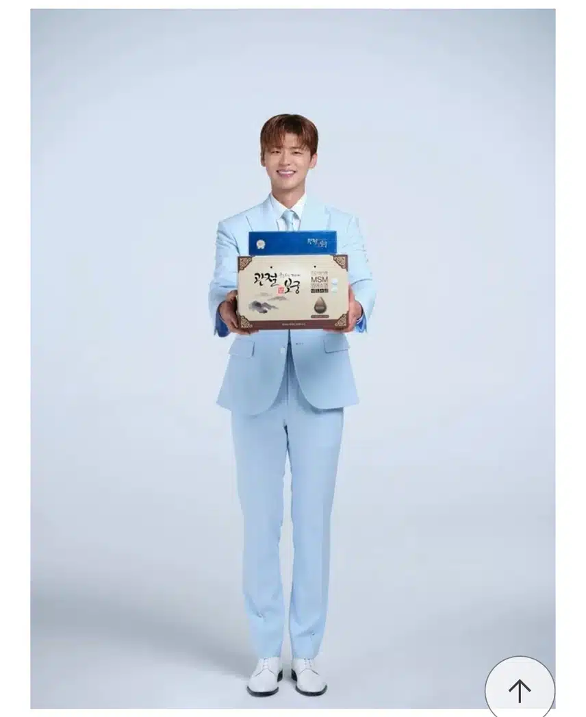 관절과 연골에 도움주는 건강기능식품의 광고를 찍었네요