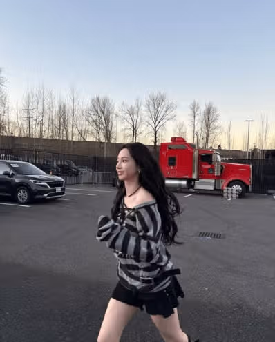 카리나 너무 이쁘네요 디저트도 굿 !