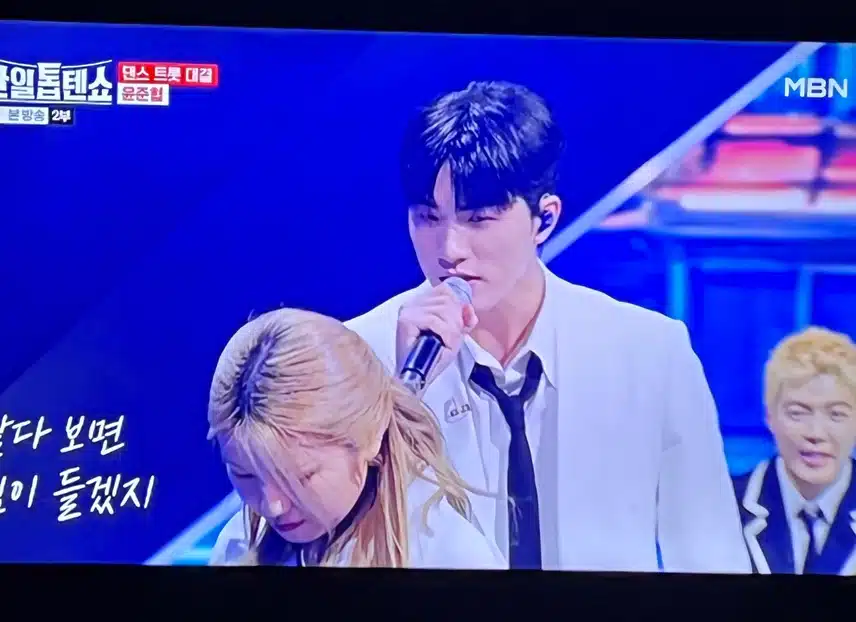 윤준협님 역시 모델출신이라 기럭지가 남달라요