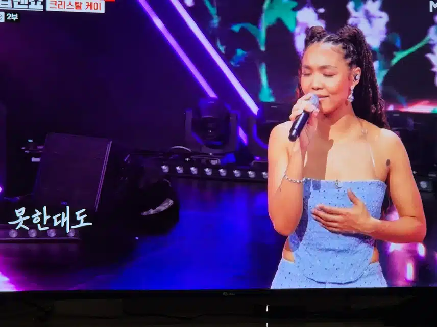 한국의 가요를 너무 잘 이해하고 부르네요