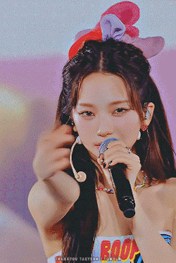 카리나님 도쿄돔 예삐예삐 정말 귀엽네요. 