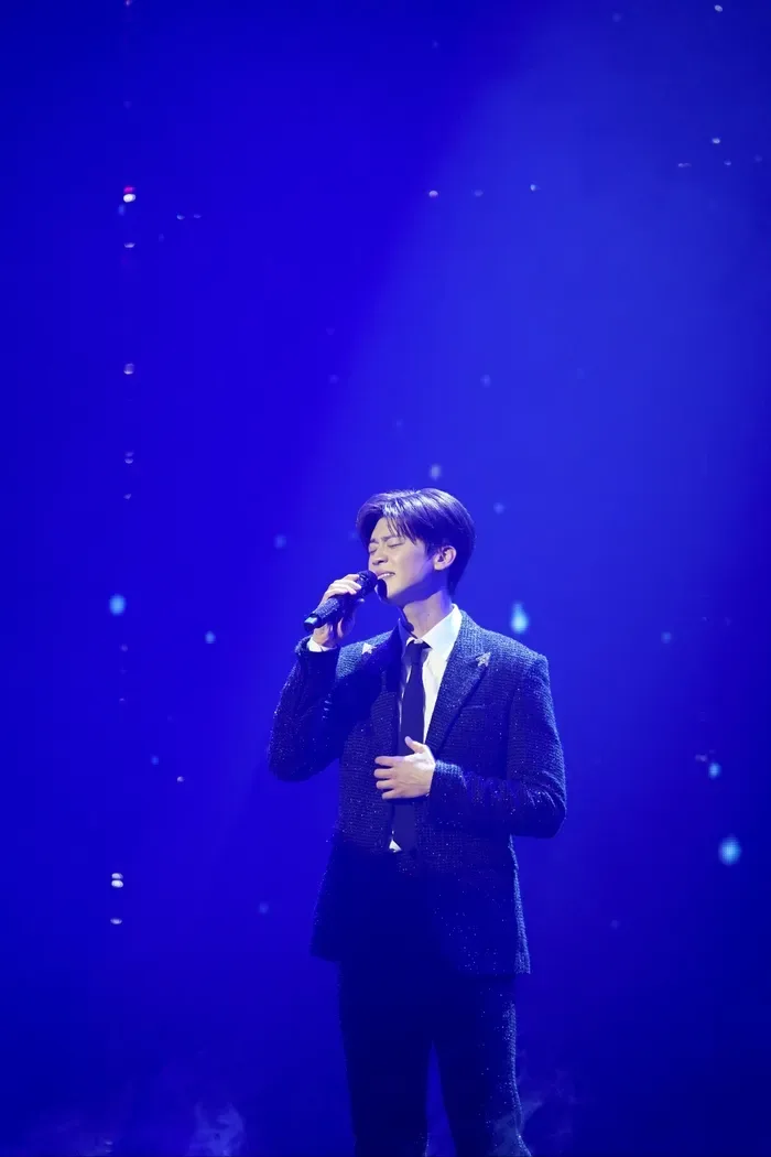 첫콘서트 무사히 성료한 박지현 가수님