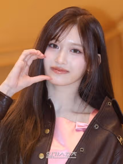오늘 코치 태비샵 팝업스토어 참석한 아이브 이서&리즈 기사사진jpg