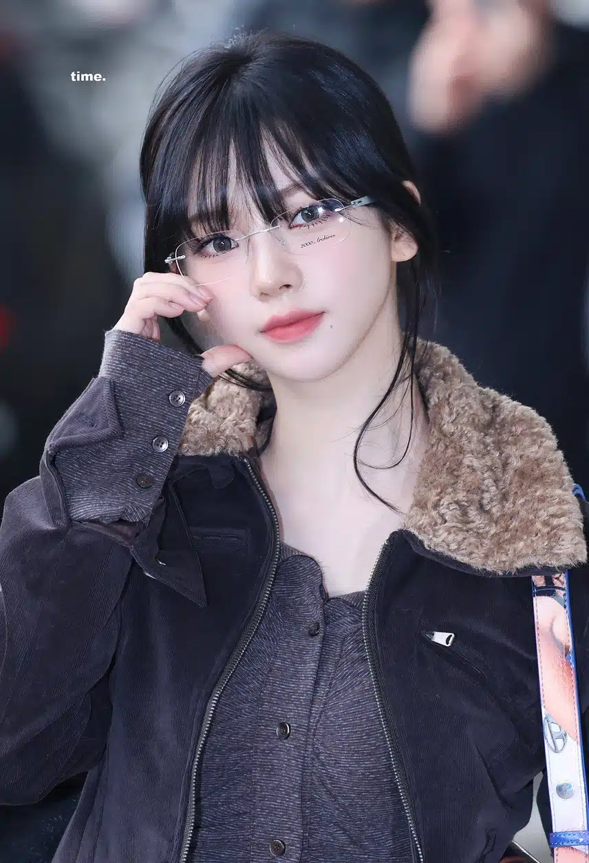 다시봐도 잘어울려도 긱시크 카리나jpg