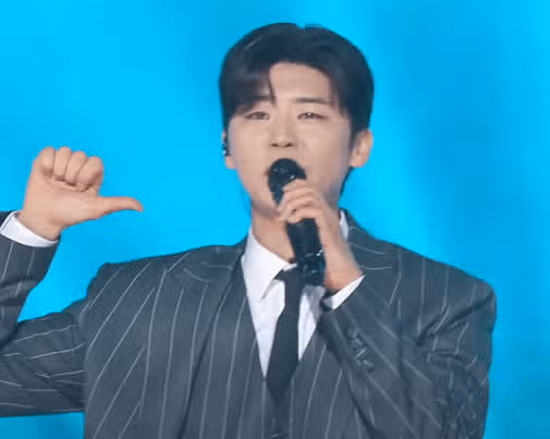 지현님 더트롯쇼에서 신곡 무대 멋지게 선보이셨네요