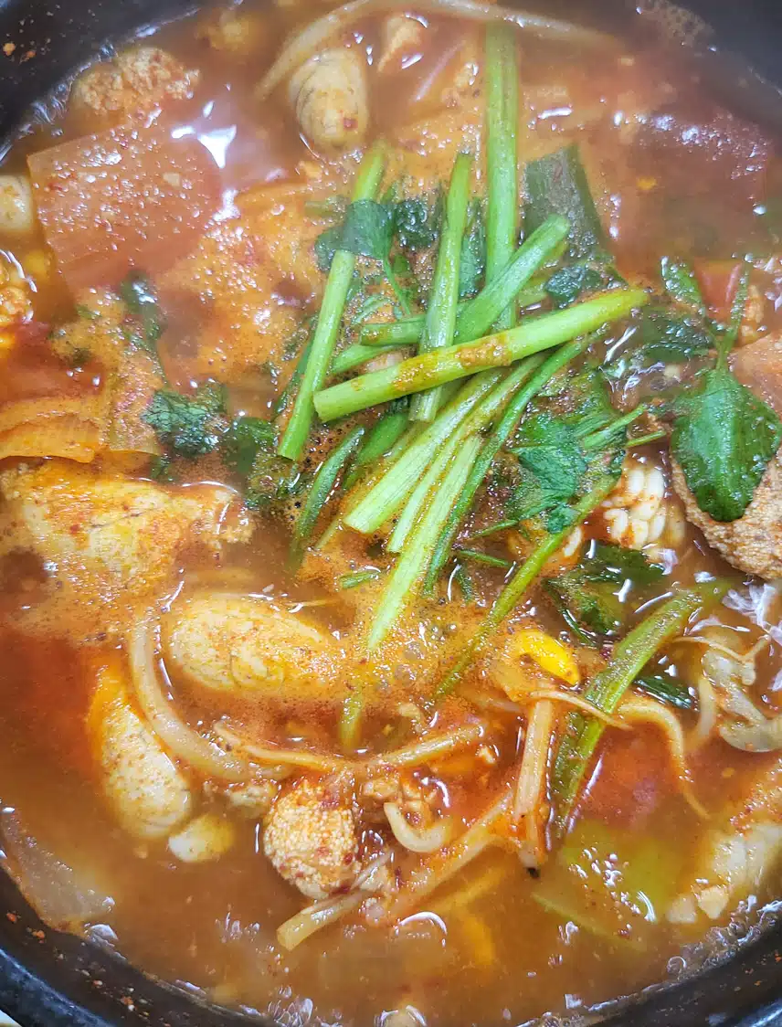  🥘 따끈한 알탕 꿇였네요.