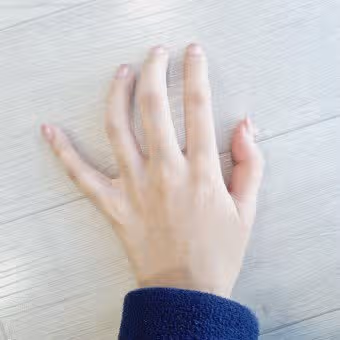 질문) 한쪽 손만 저림 증상이 있는데 혈액순환이 문제일까요?
