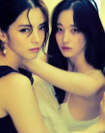 한소희&전종서 화보jpg