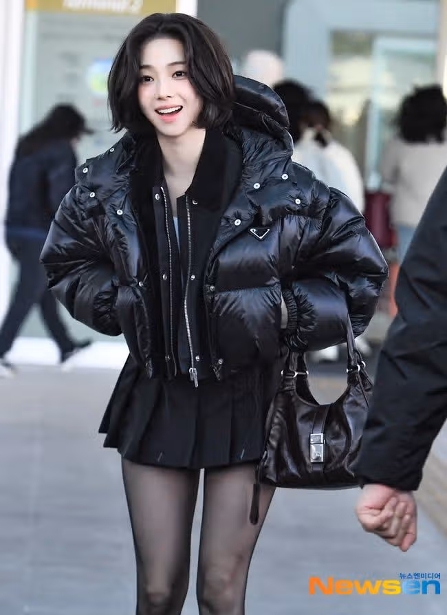 너무 예뻐서 감탄만 나오는 카리나 단발 비주얼 