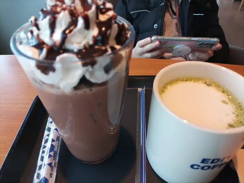 녹차라떼 마셔요~