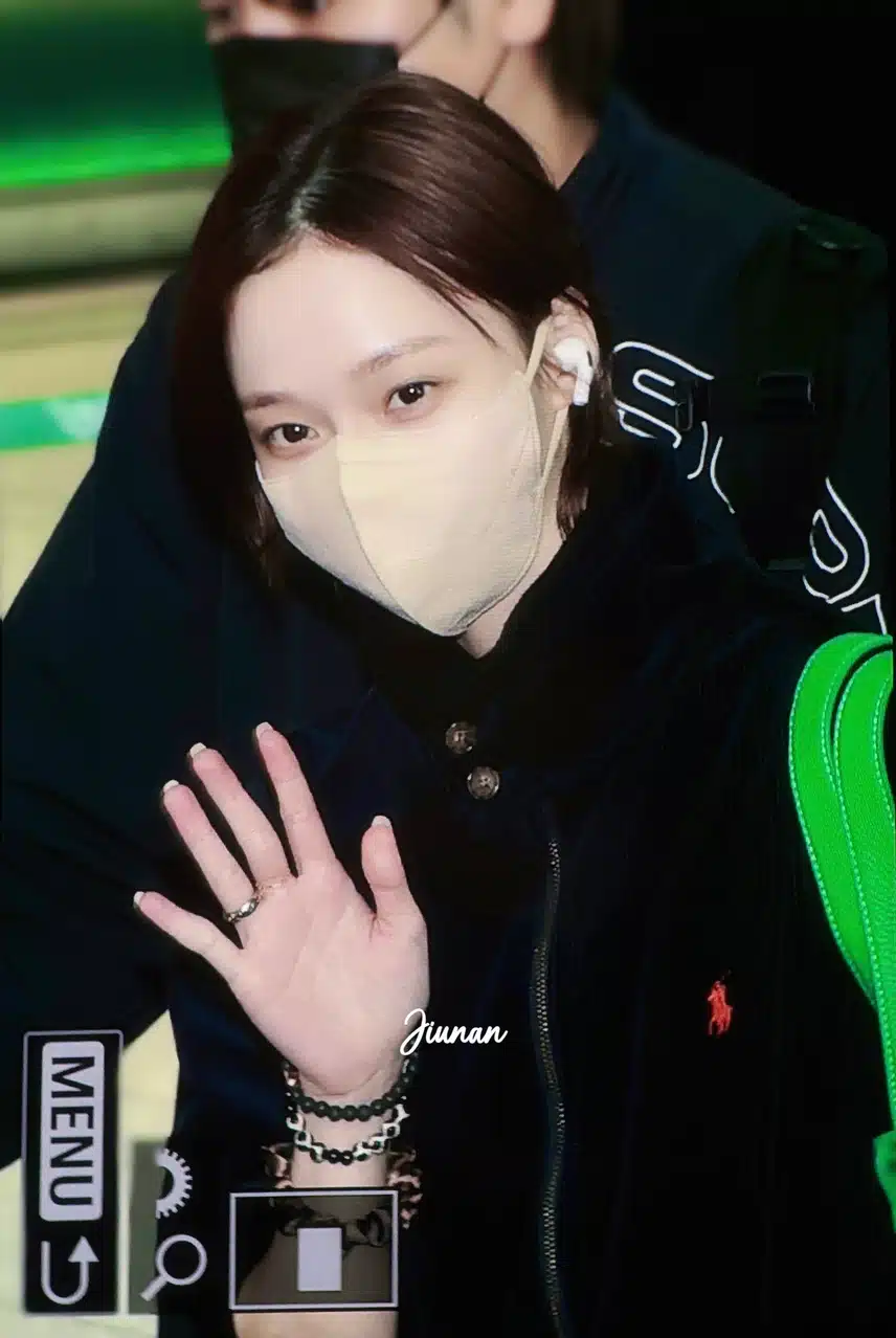 오늘 런던 출국한 에스파 프리뷰jpg