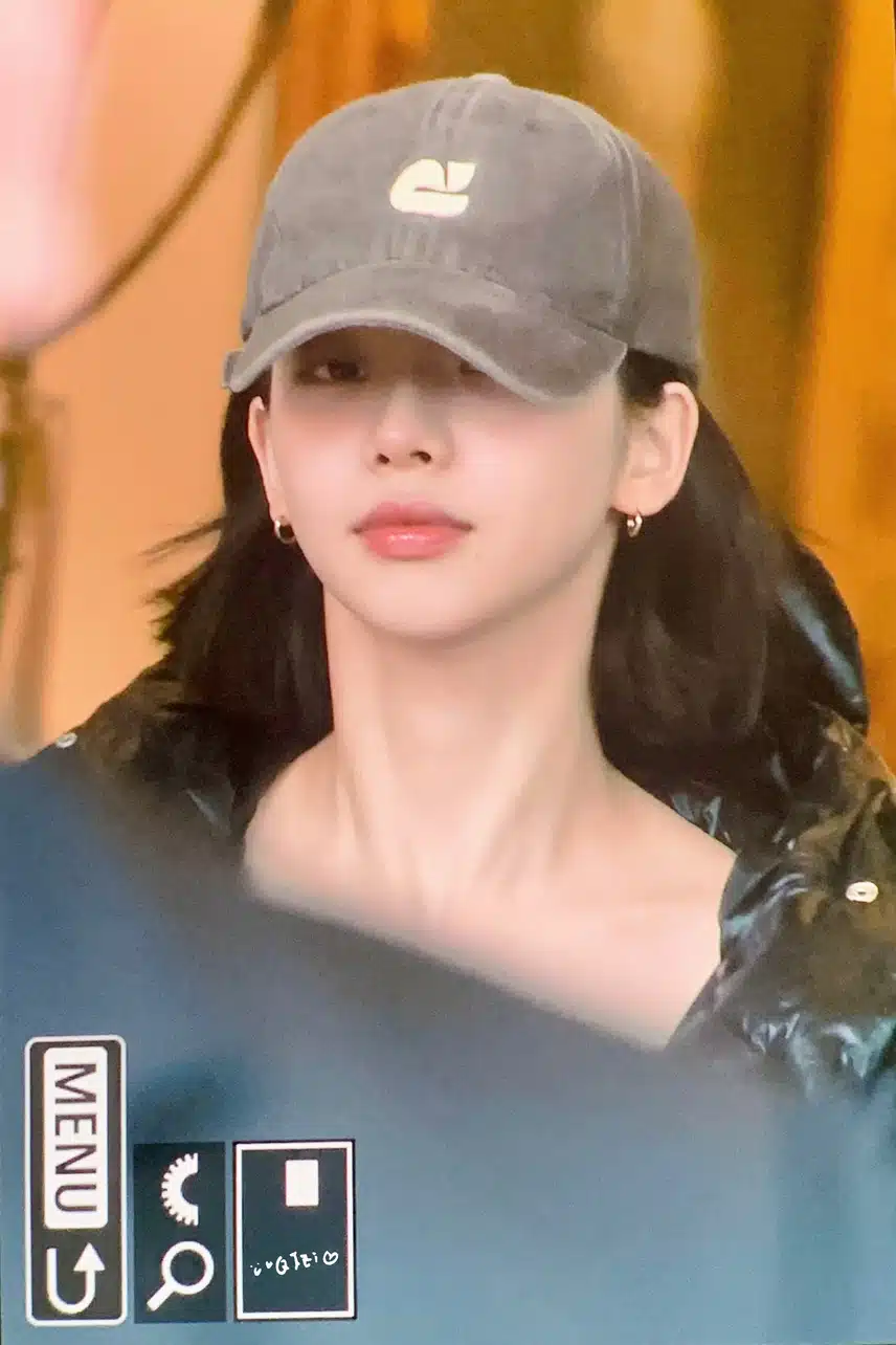 밀라노 일정 마치고 런던으로 떠난 카리나 프리뷰jpg