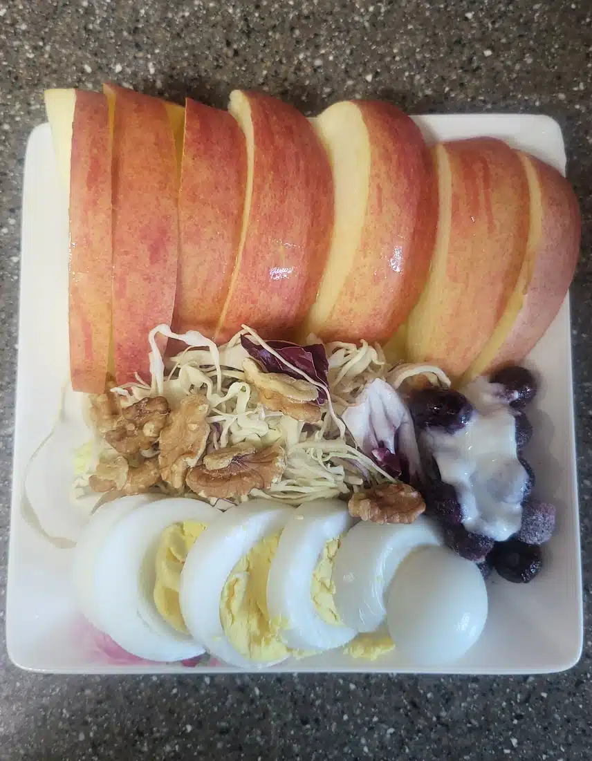 🥗아침식사 간단하게 챙기네요🍎🐣🫐