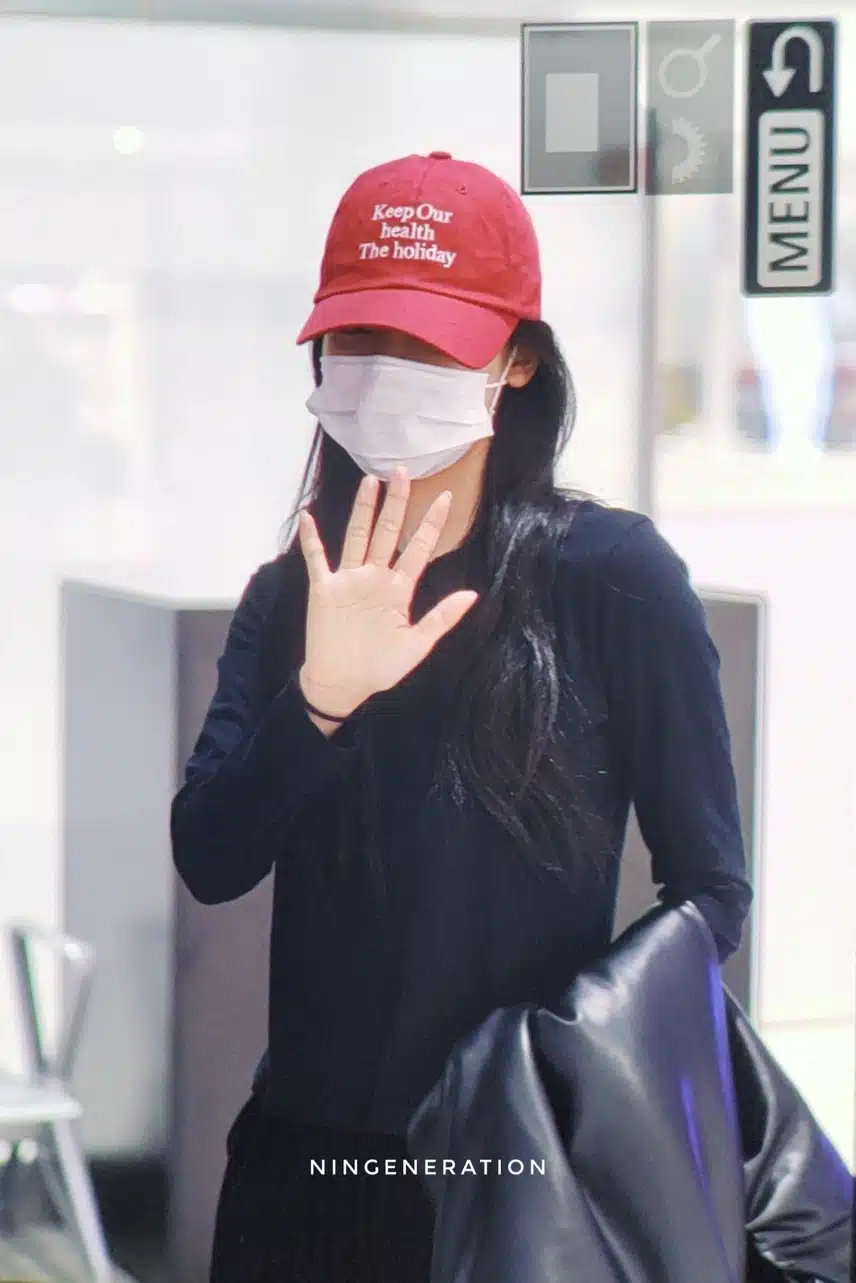 오늘 런던 콘서트 일정 마치고 파리로 떠난 에스파들jpg