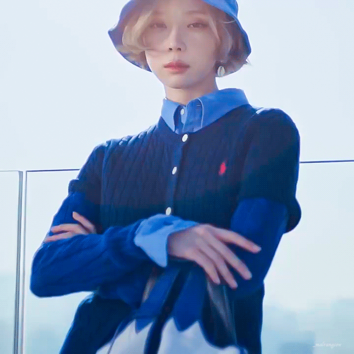 윈터 폴로 화보 gif