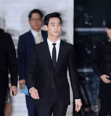김수현 배우님 사랑합니다 응원해요!!