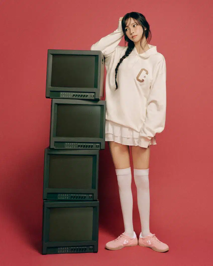 방금 뜬 컨버스 카리나 화보jpg