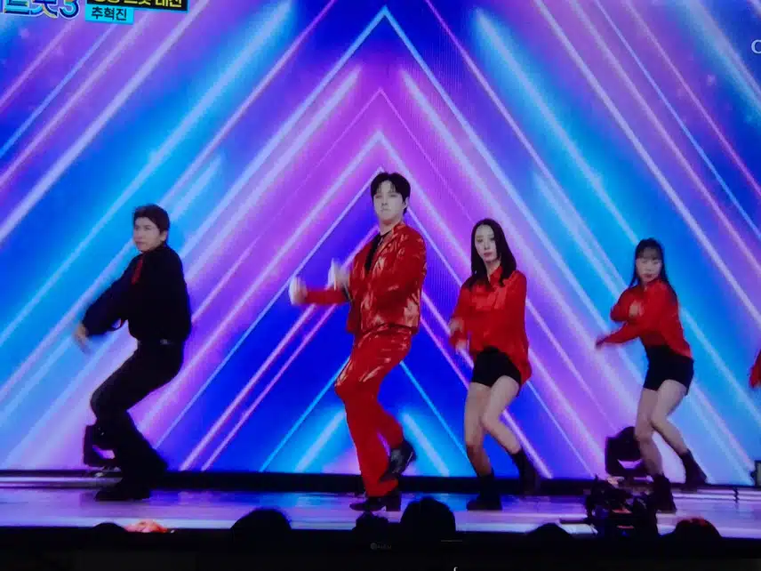 멋진 춤솜씨에 또한번 놀라운 혁진님의 무대를 잘 봤네요