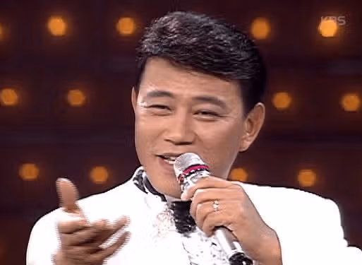 대학생 박지현님의 풋풋한 첫 무대가 생각나는 러블리 최재명님!