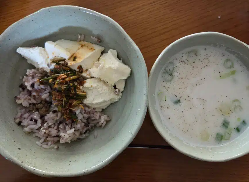 점심에 사골 곰탕 먹었어요 