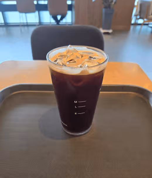 사이즈도 맥스.. 시원한 커피한잔🍡