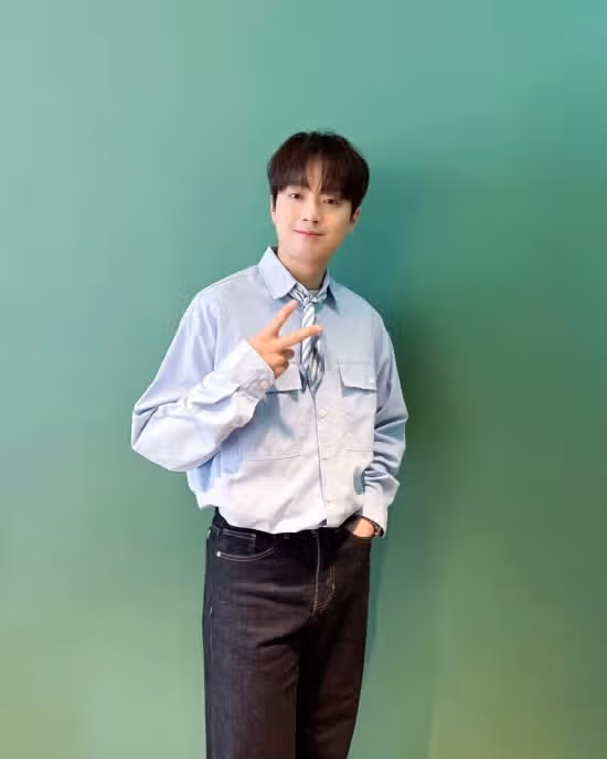 찬원님 오피셜 계정에 산뜻한 사진 올라왔어요