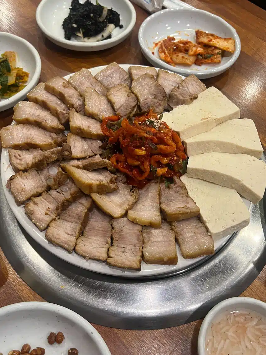 점심에 두부 보쌈 먹었어요!