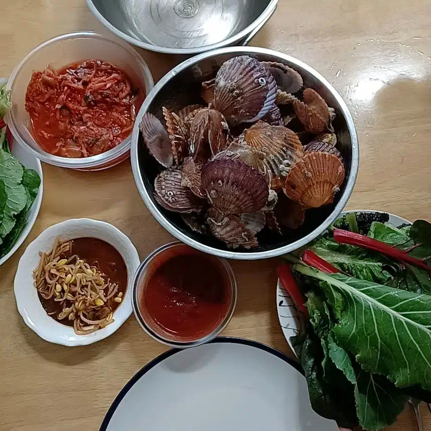 점심, 홍가라비 조개와 쌈채소
