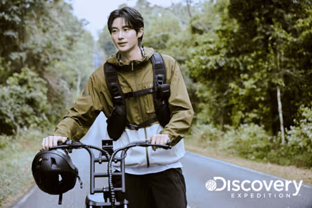 디스커버리 경량바람막이 새 화보 올라왔어요