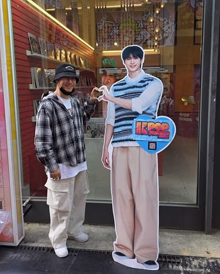 지석진 인스타에 올라온 우석님 등신대