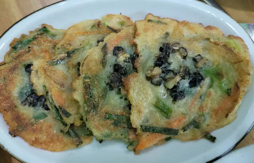 고등어 구이와 바삭한 우렁이 부침개 🐟🐚