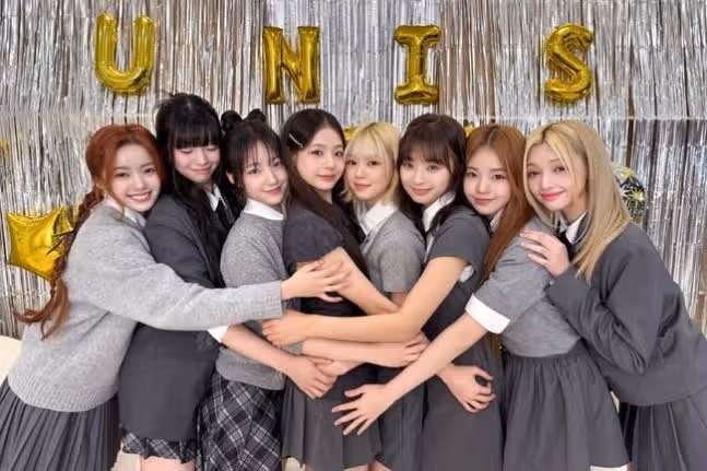 유니스 결성 1주년이 되었군요 너무 축하해요 