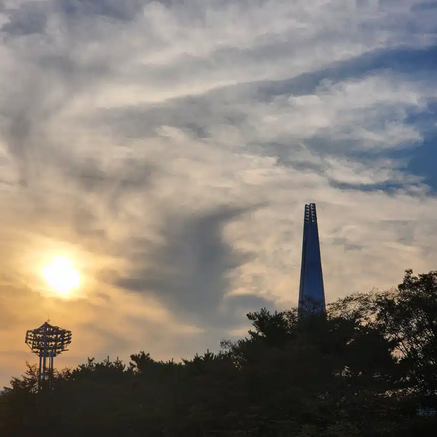 (20)멀리 보이는 롯데타워 