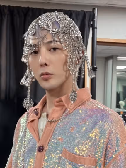 뭐라해야할지 모르겠지만...지디이니까 소화할 수 있는 패션