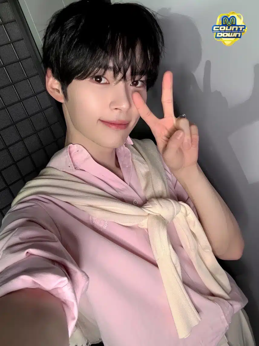 핑크색이 너무 잘 어울린다고 난리난 제로베이스원 성한빈
