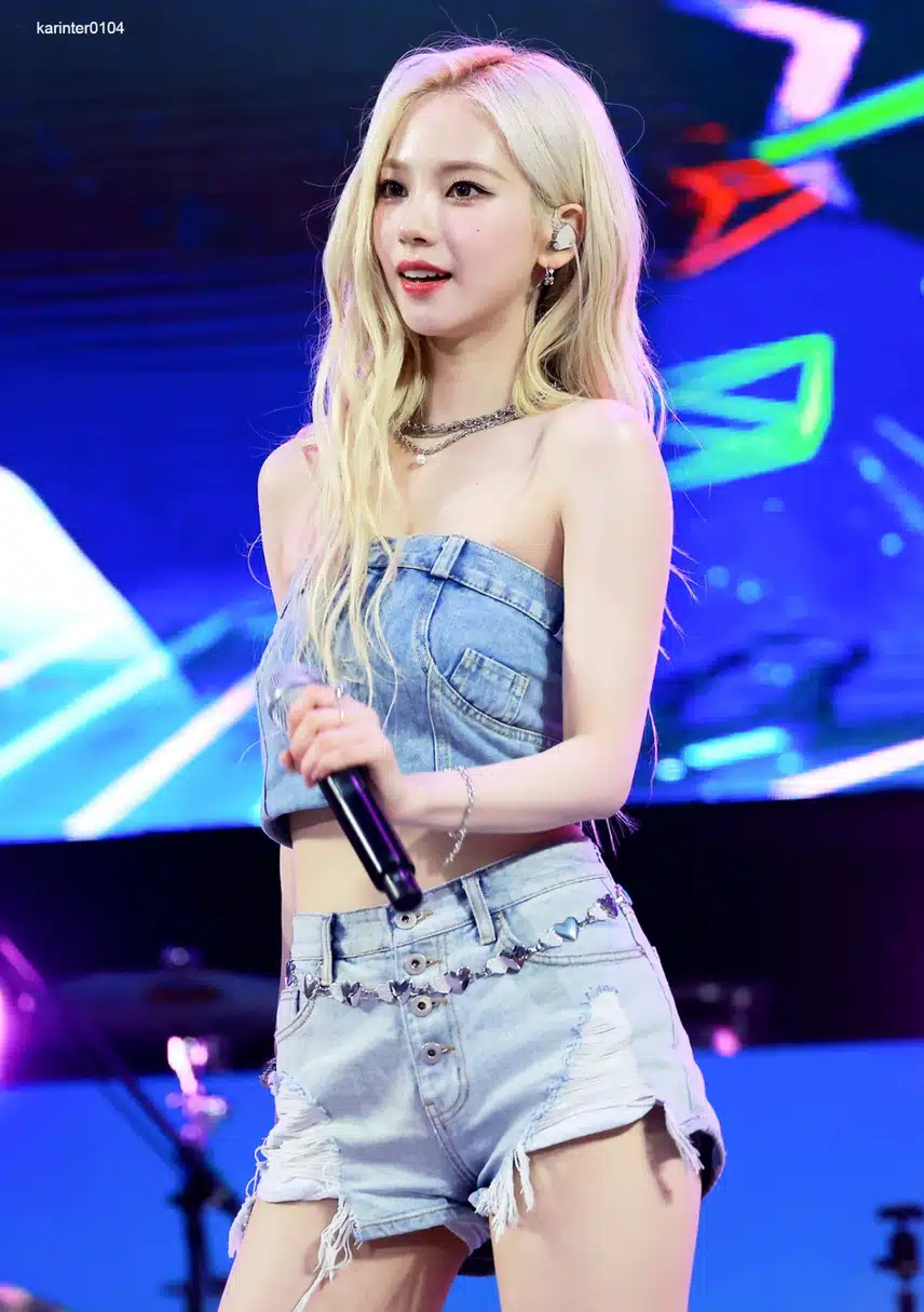 연세대 아카라카 축제만 가면 레전드 찍은 카리나 jpg