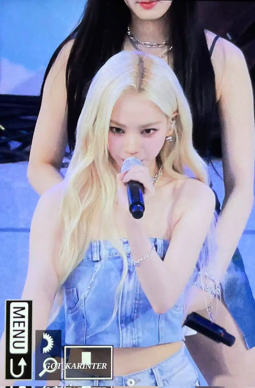 연세대 아카라카 축제만 가면 레전드 찍은 카리나 jpg
